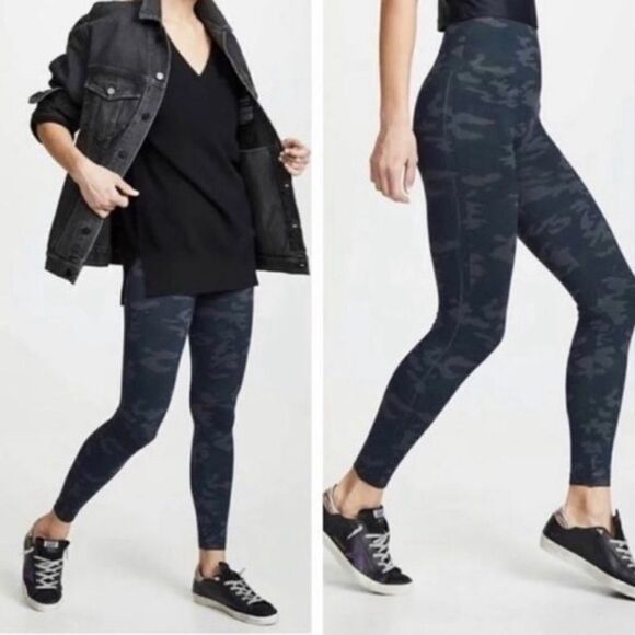 SPANX Look At Me Now Seamless Legging Black Camo Size Small - Picture 2 of 7
